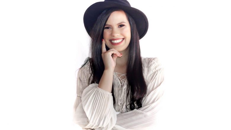 Débora Ulhoa se prepara para o lançamento de seu primeiro single pela ONErpm Gospel: “Única Certeza”