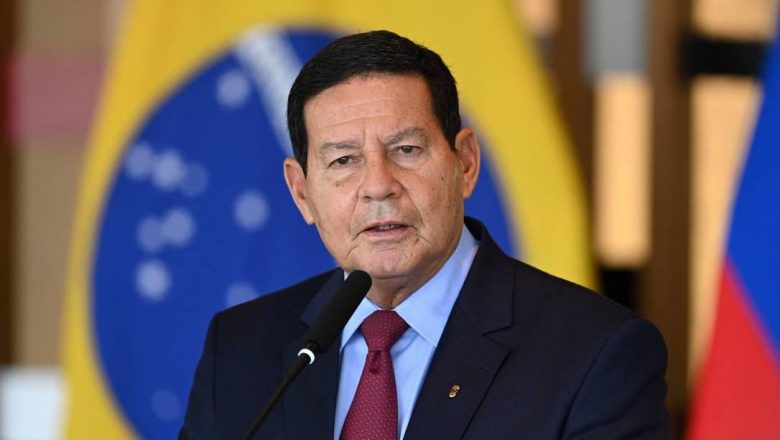 Mourão responde a Barroso: Forças não são crianças para serem orientadas