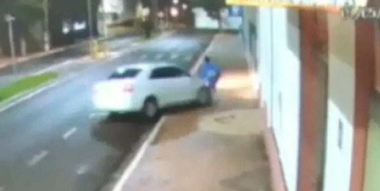 Ladrão é atropelado enquanto fugia após furto em igreja em São Paulo
