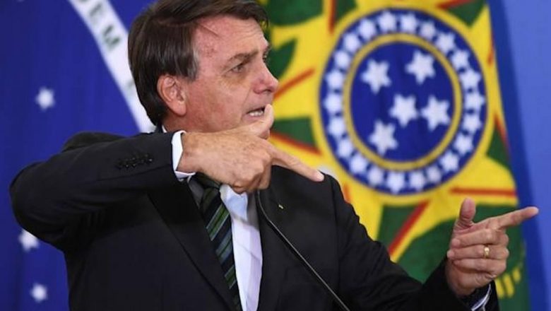 Bolsonaro defende usar armas para ‘garantir a democracia’