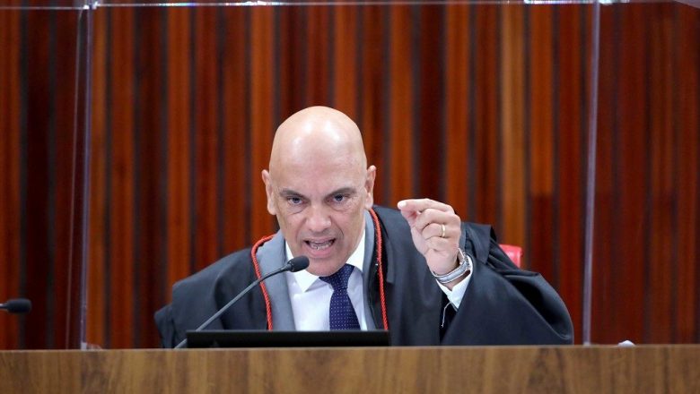 Moraes diz que internet deu voz aos imbecis: ‘Judiciário não vai se acovardar’ – Jovem Pan